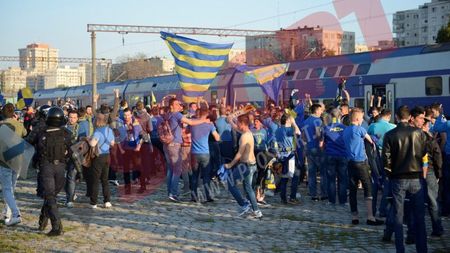 FOTO** Invazia „lupilor"! Petrolul a avut 2.500 de fani pe Național Arena