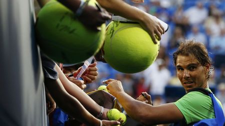 Dezvăluiri incredibile din vestiarul jucătorilor de tenis: "Știți câți litri de Cola bea Nadal într-o zi?" Cine este tenismenul celebru care fuma înaintea meciurilor