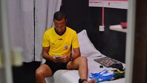 Arbitrul care conduce meciuri cu brățara electrică la picior! A fost condamnat pentru jaf armat