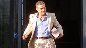 Becali a CĂ‚LCAT în picioare toate valorile promovate de FIFA și UEFA și riscă să o DISTRUGĂ‚ pe Steaua!** Clubul ar putea fi exclus din Europa! Francezii, în alertă