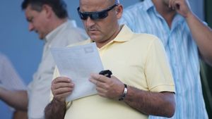 Mititelu: „Mircea Sandu nu cere bani!"