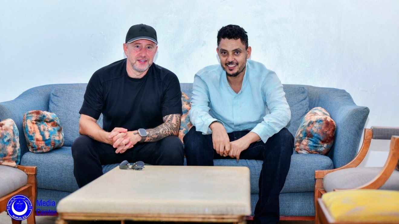 Merită riscul? Ce salariu va avea Laurențiu Reghecampf la Al-Hilal Omdurman din Sudan: războiul civil și holera sunt la ordinea zilei în țară. EXCLUSIV