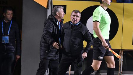 Dan Petrescu, prima reacție după scandalul monstru făcut în fața lui Gică Hagi. Mama „Bursucului” i-a văzut ieșirea la TV și l-a sunat imediat: „Vrei să mori pe teren?”