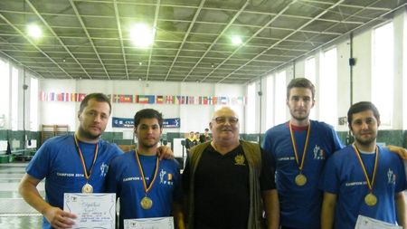 A murit Dumitru Popescu, unul dintre cei mai valoroși antrenori de scrimă din România, multiplu campion național la spadă. Loredana Dinu: "Azi am mai pierdut un părinte. Era o enciclopedie"