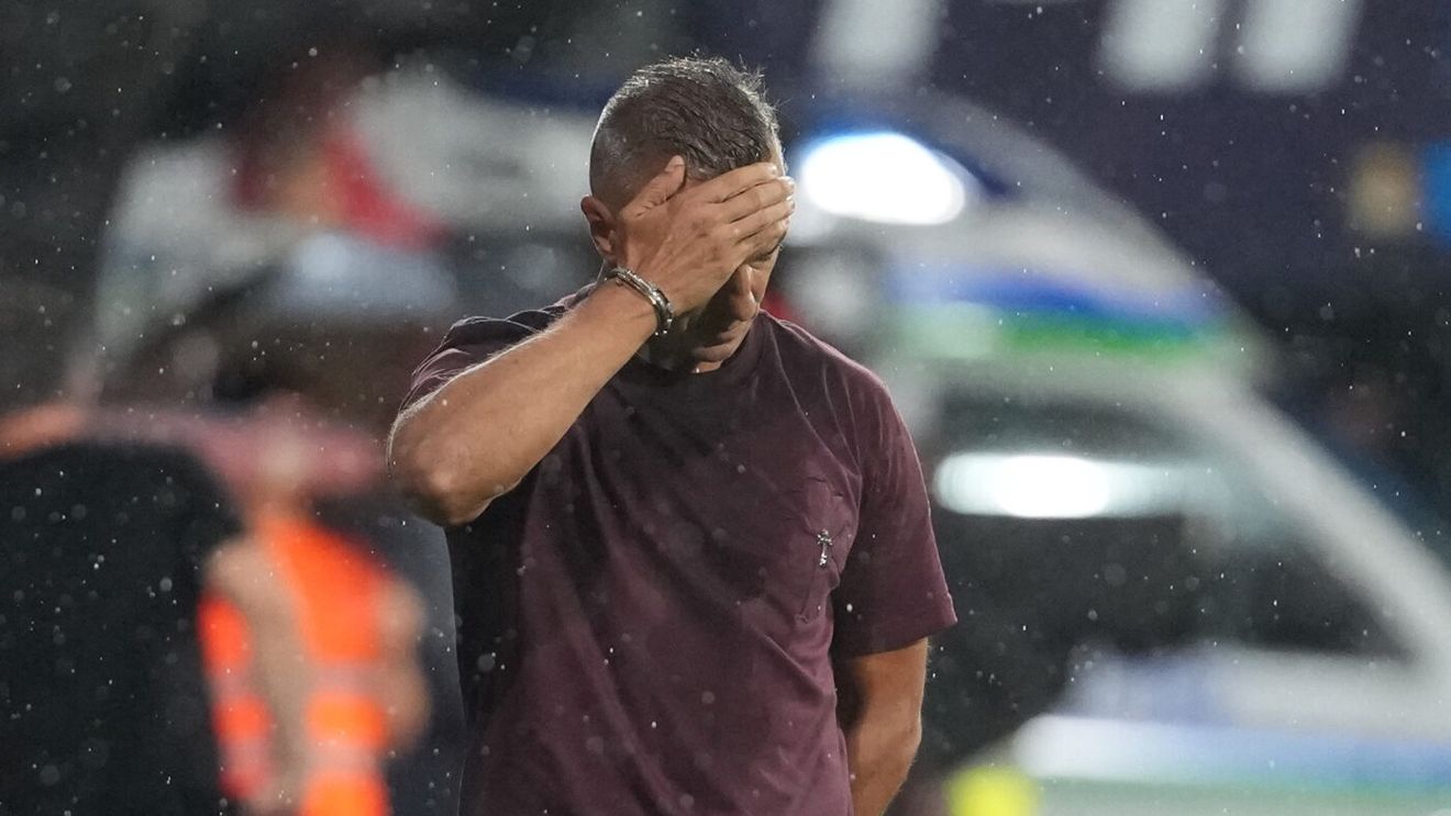Scene uluitoare după UTA - Rapid 0-0! Daniel Pancu a început să urle: „Plec, dacă nu mă respectați”