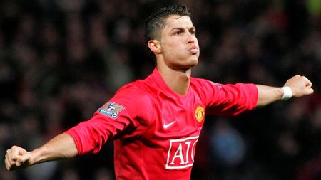Ronaldo: "Mi-e dor să joc pentru Man UTD!** Acolo e familia mea!"
