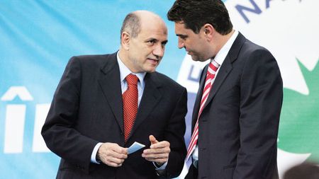 Doar Guvernul îi mai salvează!** 6 echipe din Liga I, în pericol să nu primească licența! Printre ele, Dinamo și Rapid