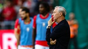 Fotbaliştii l-au dat afară pe Mircea Rednic! Câți bani a luat: „Au apăsat butonul de concediere”