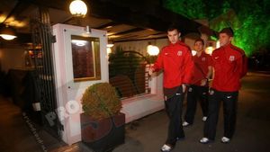 FOTO** Steliștii au ieșit la restaurant după victoria din Cupă! VEZI de ce surpriză au avut parte!