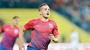 Fanii s-au strâns la Universitate, Chipciu a dat "LIBER" la distracție în lotul Stelei.** Unde au sărbătorit roș-albaștrii calificarea