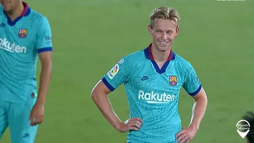 Faza zilei în Spania! Un spectator a pătruns pe teren la Mallorca - Barcelona, deși meciul s-a jucat cu porțile închise: „Era un fan virtual!” :) FOTO
