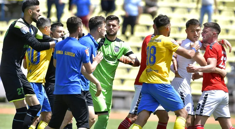 Sancțiuni drastice după scandalul de la barajul Unirea Slobozia - Fotbal Comuna Recea. Trei jucători și doi antrenori au fost suspendați și amendați. Acuzele continuă să curgă din ambele părți