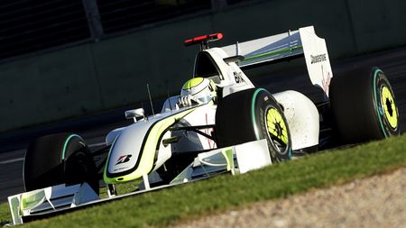 Lumea F 1 este categorică: "Fie îl copiem pe Brawn, fie îl sabotăm!"