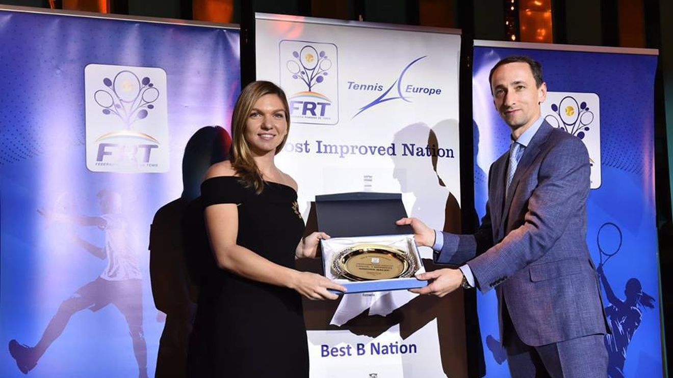 Simona Halep a mai primit un trofeu. "A fost cel mai greu, a fost și cel mai frumos an. În ianuarie voi lua startul ca lider mondial. Sper să nu mă gândesc la..."