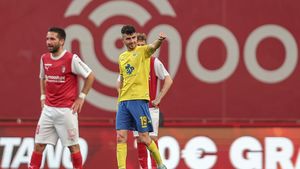 FCSB, pe cale să dea lovitura anului: „E garanția spectacolului!” Golul de mare atacant a făcut senzație și l-a convins pe Gigi Becali să forțeze super transferul „bombardierului” din Portugalia. VIDEO