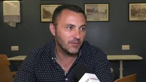 Cornel Buta, dublu campion cu Rapid și cu Dinamo, la ora destănuirilor tocmai la Londra: „Am luat-o de jos, am lucrat pe un șantier. Nu are de ce să-mi fie jenă" | INTERVIU VIDEO