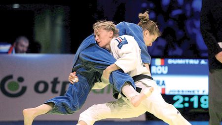 Alina Dumitru intră în focurile preliminariilor