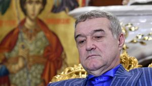 Gigi Becali, criticat pentru strategia de transferuri de la FCSB. „De ce ai luat doi jucători de același calibru?” Ce fotbalist a fost sfătuit să nu semneze cu vicecampioana României