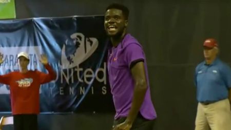 VIDEO | Momente hilare la un meci de tenis: un cuplu care făcea sex a întrerupt jocul de mai multe ori. "Nu poate fi atât de bun!"