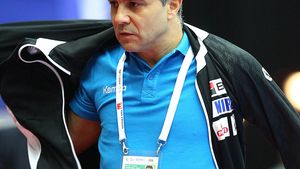 Ambros Martin: "Meciul cu Ungaria a fost un test bun pentru noi, rezultatul nu a fost important. În ziua imediat următoare, echipa a avut o reacție pozitivă". Laura Chiper a fost înlocuită cu Florența Ilie