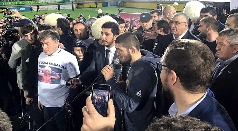 Khabib s-a întors acasă! Fanii au umplut stadionul pentru a-l vedea pe eroul din Dagestan care l-a răpus pe Conor McGregor: 