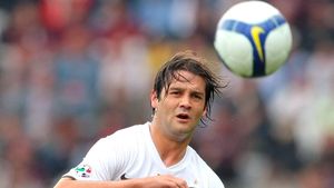 Chivu îl laudă pe Mourinho: "A ales echipa perfectă"