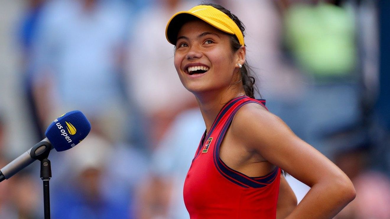 Emma Răducanu a îmbrăcat o rochie scurtă și a întors toate capetele la o petrecere! Imagini de senzație cu britanica de origine română | FOTO