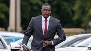 Dezvăluiri șocante din cazul fotbalistului acuzat de mai multe violuri! Mărturia uneia dintre victime este tulburătoare: „Eram la duș! Am încercat să îmi iau un prosop pe mine. El și-a dat jos chiloții și mi-a zis să nu îmi fie teamă”