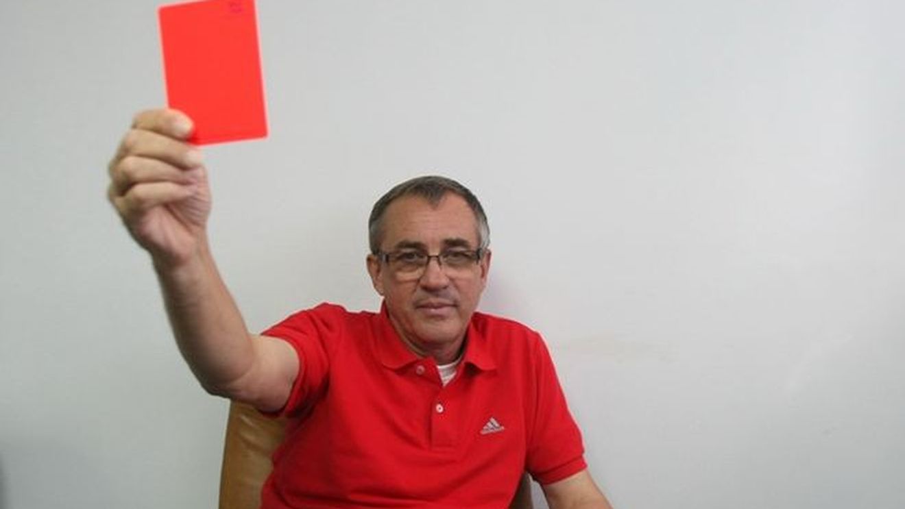 "Huzu ar trebui să își arate singur cartonașul roșu după aceste acuzații împotriva arbitrilor"