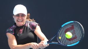 Monica Niculescu s-a calificat în sferturi, la Shenzhen, după o luptă fantastică, de peste două ore: a revenit de la 6-7, 0-2