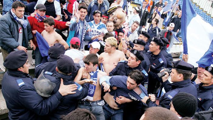 Aberațiile juridice ale "Legii 4"!** Un material excepțional despre cum ni se încalcă drepturile fundamentale! Un mare specialist spune că legea este o aberație