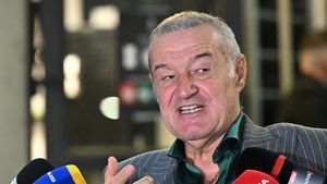 Gigi Becali a recunoscut că legătura de rudenie cu Mirel Rădoi e mai slabă decât ura față de Craiova: „Vreau să ia bătaie!”