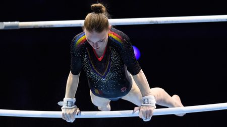 Ana Bărbosu a fost spulberată de Jordan Chiles la primul duel direct după retragerea medaliei. Gimnasta din SUA a luat nota 10 în fața româncei