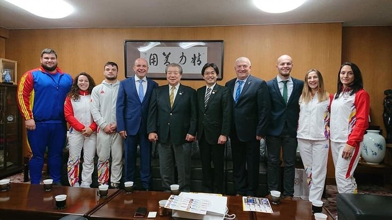 Lotul de judo al României, condus de Cozmin Gușă, sărbătorește 1 Decembrie în Japonia