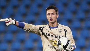 Tătărușanu: „Vreau la Steaua, dar nu sunt apt pentru Liga Campionilor..."