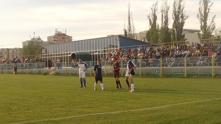Un judeţ fără echipă de fotbal în ligile naţionale ar mai putea pierde o bază sportivă. Stadionul de fotbal a fost scos la licitație pentru aproape 800.000 euro