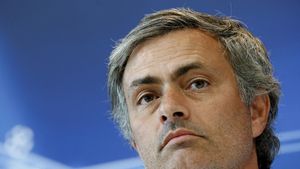 Mourinho i-a răspuns ironic lui Cruyff!** Vezi contraatacul portughezului