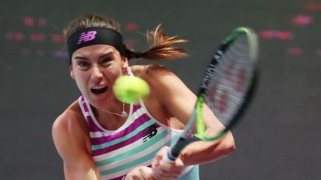 Sorana Cîrstea s-a luat la trântă cu tânăra urmașă a Șarapovei: două ore și 50 minute de luptă, 12 break-uri și o partidă dintre cele mai spectaculoase. Cum s-a încheiat "thriller"-ul Cîrstea - Potapova, din sferturile de la Budapesta