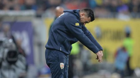 Editorial Daniel Nazare, după ruşinea cu Suedia: "Imaginea serii: mai multe pase spre Tătărușanu decât spre Pușcaș!"