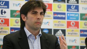 Lupescu: "Sper că-l va ține umărul pe Chivu"