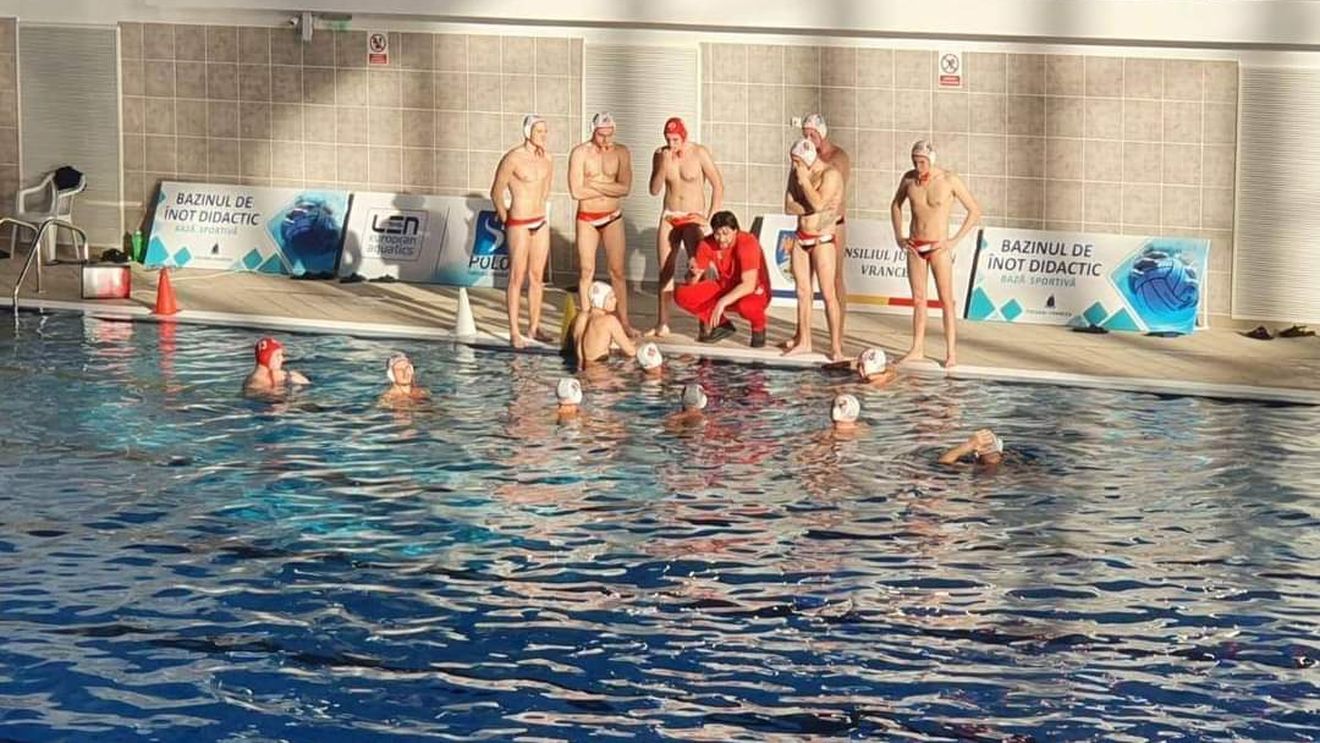 Care au fost rezultatele la polo pe apă în prima zi a turneului de la Focșani. Victorii categorice pentru Dinamo, Steaua și CSM Oradea