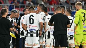 Antrenorul din Superliga care vine zi de zi la stadion la ora 6.30 dimineața! „Nu-mi distrage nimic atenția și mă concentrez mai bine”. EXCLUSIV