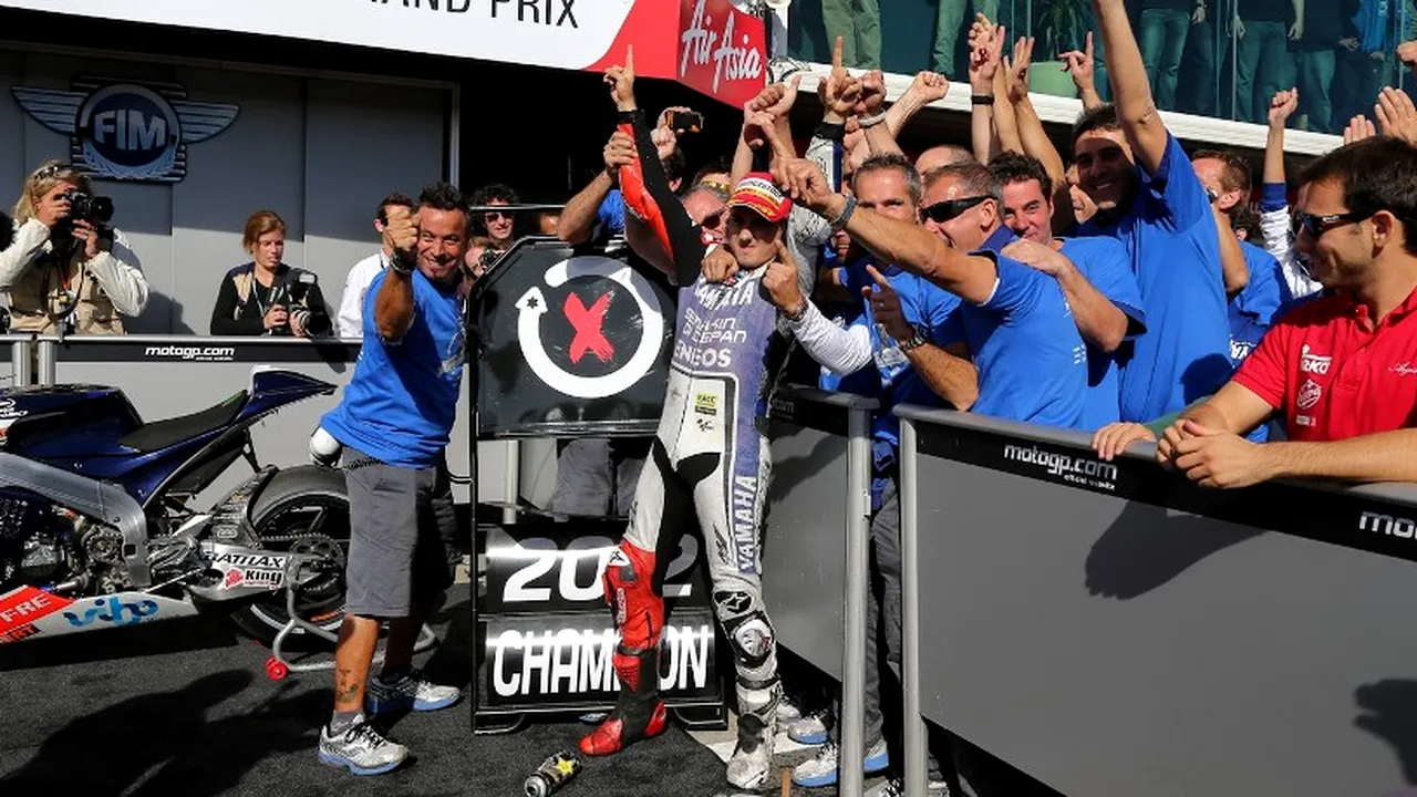 Lorenzo intră în istorie!** Pilotul Yamaha a câștigat TITLUL mondial 2012 la MotoGP după căzătura lui Pedrosa din Australia
