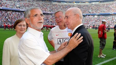 Sir Bobby Charlton și legătura sa cu România! Cum lăuda marele fotbalist englez naționala noastră