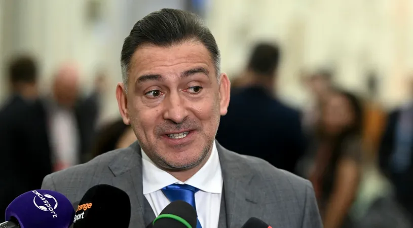 Ilie Dumitrescu, angajat de Gigi Becali pe minimum pe economie. Cum l-a luat în zeflemea pe patronul FCSB: „De unde știi, tu, mă?”