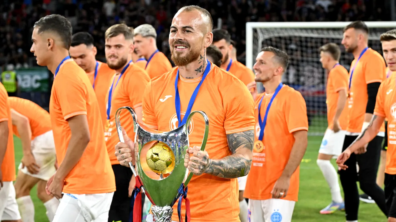 Cum şi-a făcut apariția Denis Alibec la partida FCSB – Inter Escaldes. Meme Stoica l-a luat în primire şi l-a făcut să râdă cu poftă
