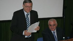 "Sandu e cel mai bun conducător din istorie!** Câștigă alegerile și dacă nu participă la ședință!"