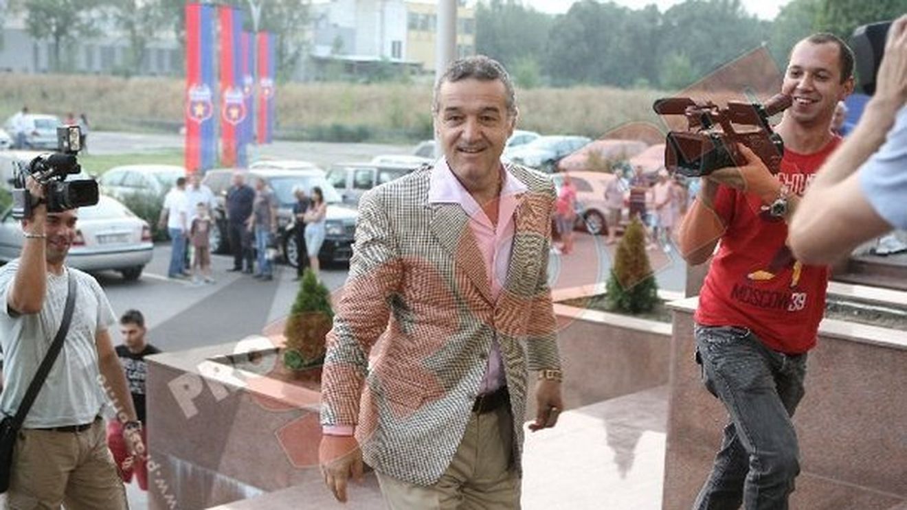 Becali: "Au fost 10000 de fani, m-a aplaudat lumea!** Tribuna I a ținut locul galeriei"