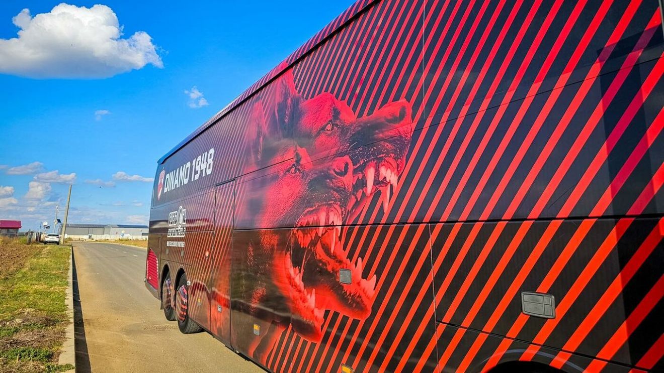 Imagini de senzație cu noul autocar al lui Dinamo! Cum au reacționat fanii