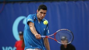 Hănescu s-a calificat în finala turneului de la Nisa